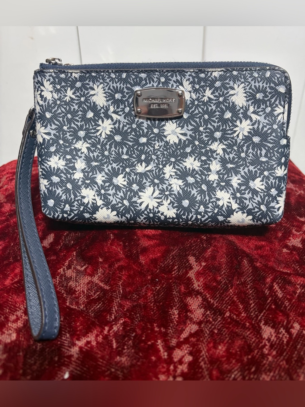 MICHAEL Michael Kors double zip blue and daisy wristlet